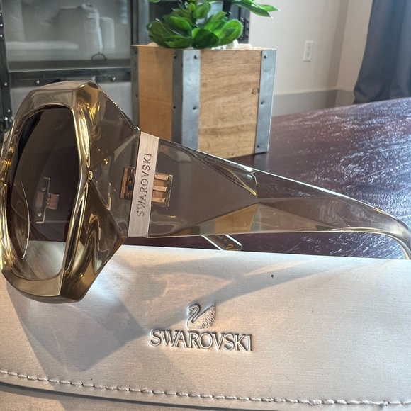 Swarovski Oversized Geometric Sunglasses Champagne Crystal Brown Gradient Lens main image 5